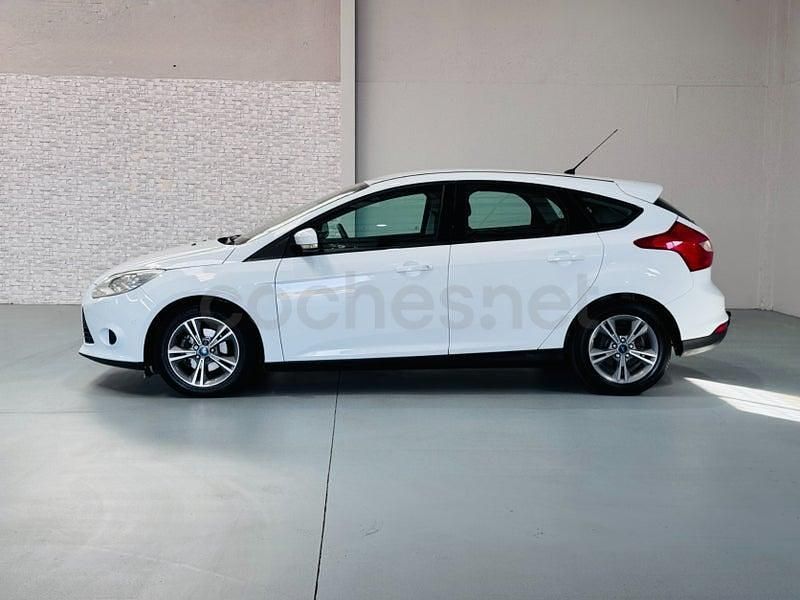 Usado Ford Focus 125 CV (91 kW) 2014 Blanco Berlina