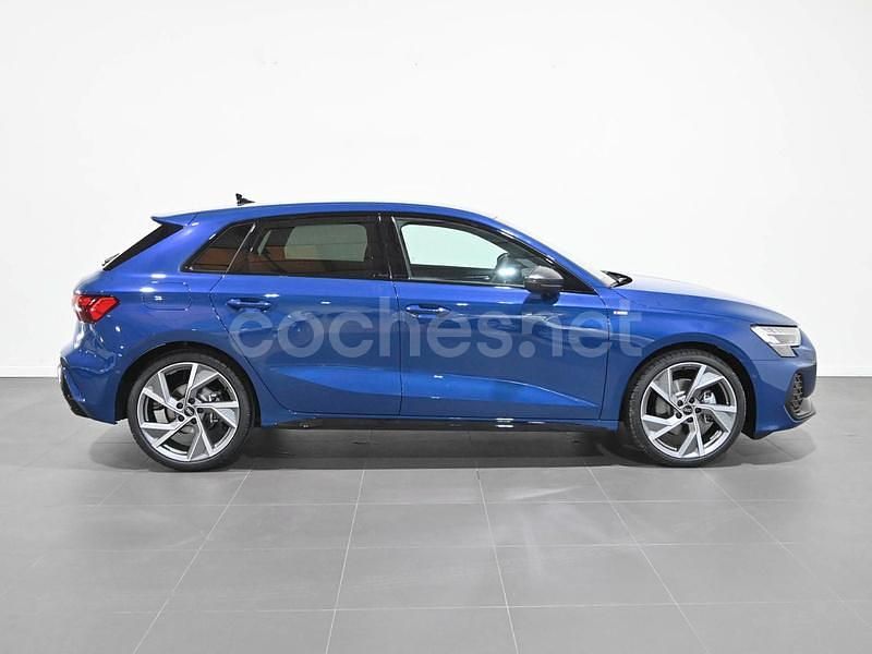 Usado Audi A3 S-Line 150 CV (110 kW) 2025 Azul Berlina