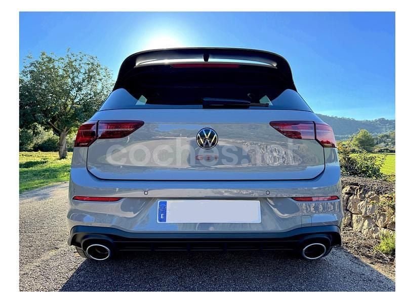 Usado VW Golf VIII GTI Clubsport 301 CV (221 kW) 2022 Gris / plata Berlina