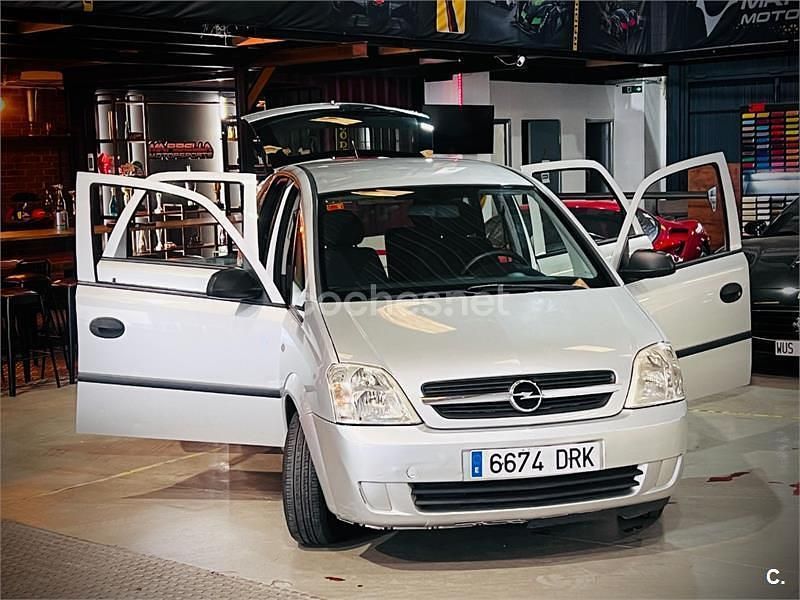 Usado Opel Meriva Enjoy 75 HP (55 kW) 2005 Bege Monovolume