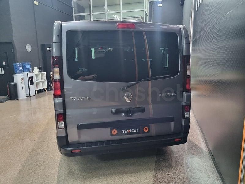 Usado Renault Trafic LIMITED 120 CV (88 kW) 2019 Gris / plata Monovolumen