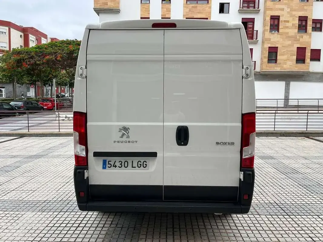 Usado Peugeot Boxer 140 CV (102 kW) 2018 Blanco Van