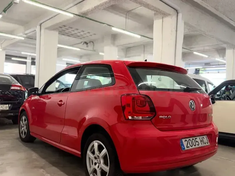 Usado VW Polo 75 CV (55 kW) 2011 Rojo Utilitario