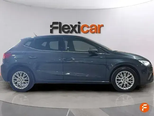 Usado Seat Ibiza XCELLENCE 115 CV (84 kW) 2024 Gris Utilitario