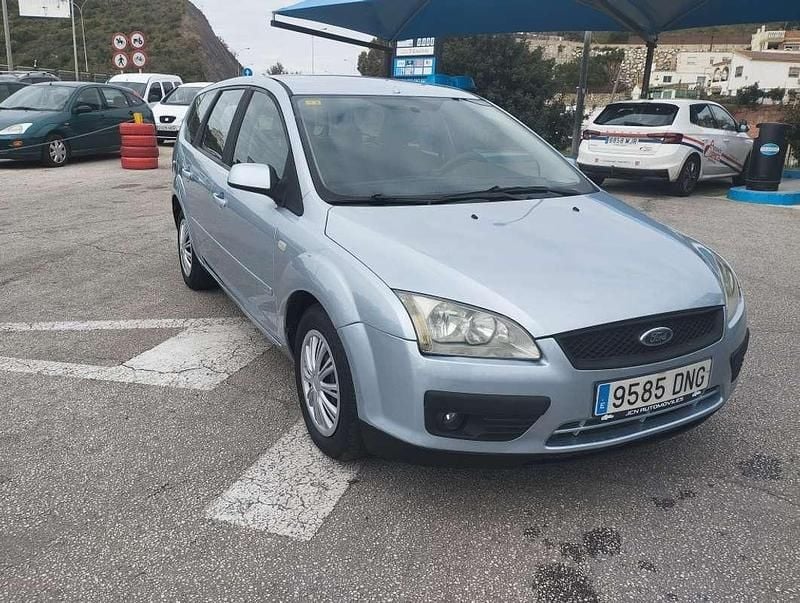 Usado Ford Focus Ghia 109 CV (80 kW) 2005 Azul Familiar