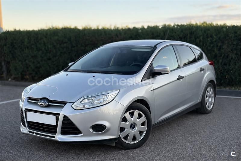 Używany Ford Focus Trend 95 KM (69 kW) 2011 Szary Sedan/Limuzyna