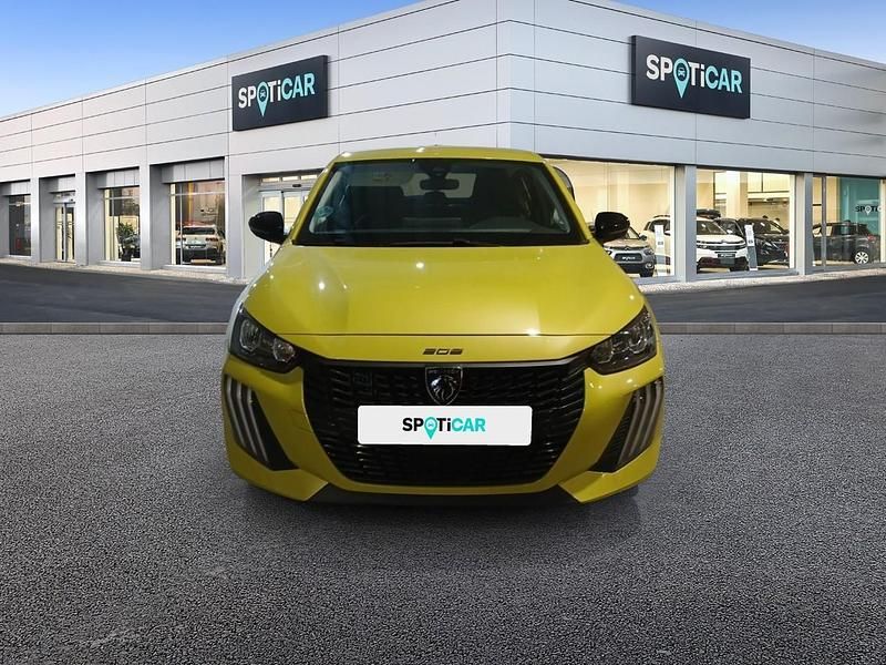 Usado Peugeot 208 Active 100 CV (73 kW) 2024 Dorado Utilitario