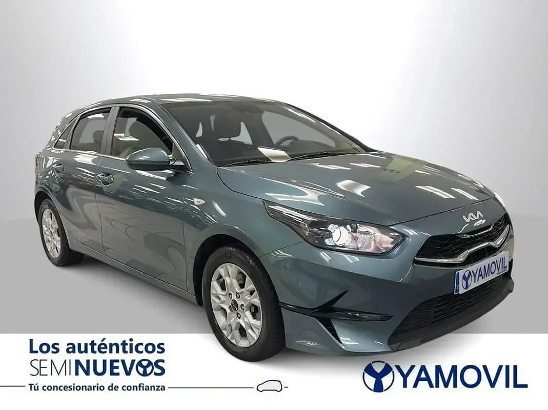 Usado Kia Ceed 120 CV (88 kW) 2022 Gris Utilitario