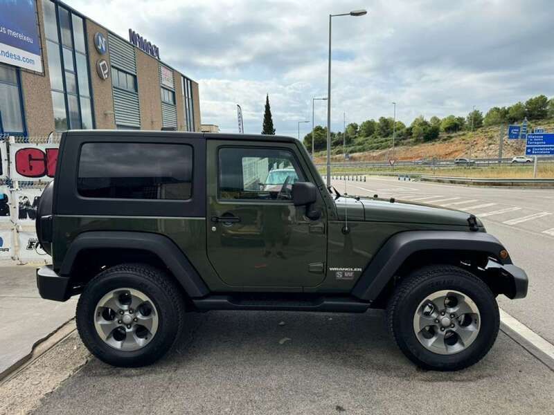 Usado Jeep Wrangler Sahara 177 CV (130 kW) 2007 Verde SUV