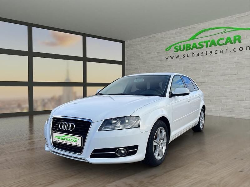 Blanco Usado 2010 Audi A3 Ambition | 7500 € (Buen precio) - Imagen 1/4