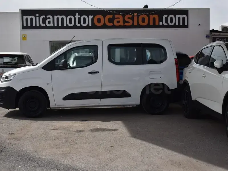 Usado Citroën Berlingo Feel 102 CV (75 kW) 2020 Blanco Monovolumen