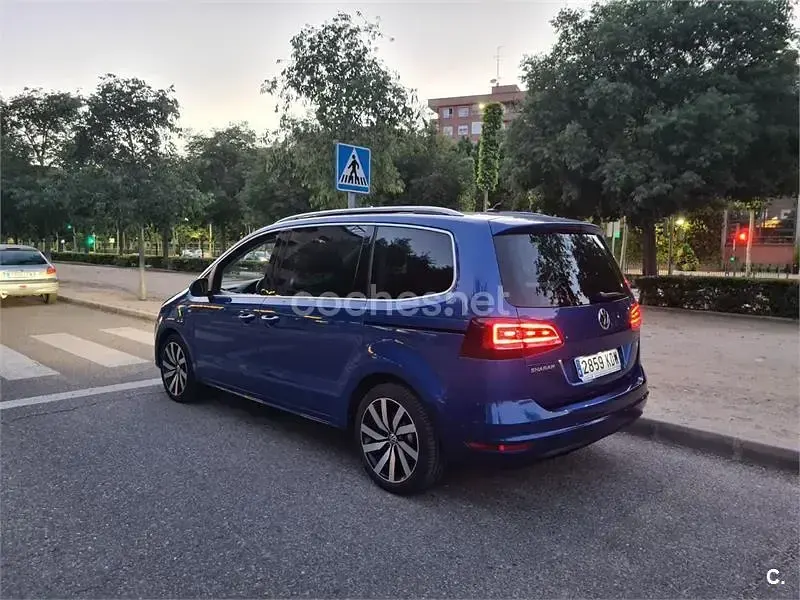 Usado VW Sharan Sportline 184 CV (135 kW) 2017 Azul Monovolumen