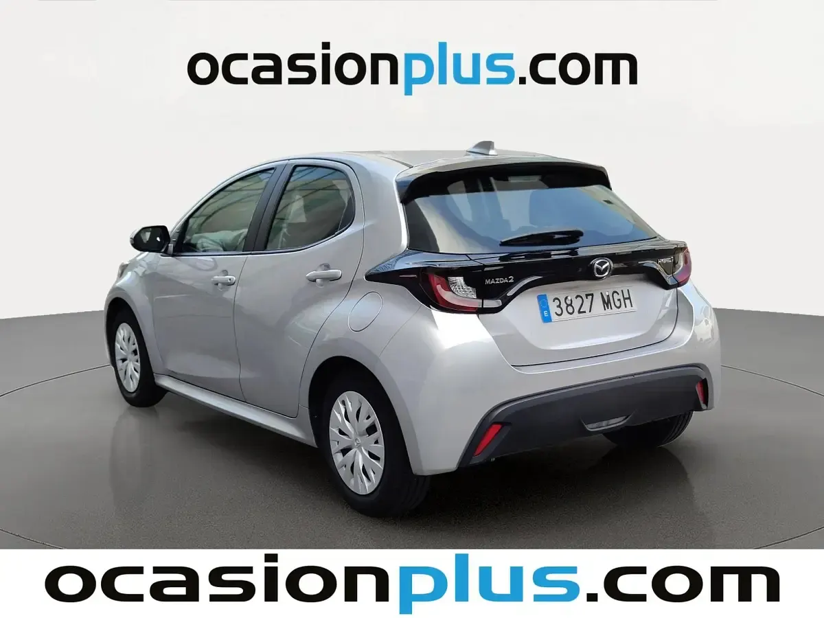 Usado Mazda 2 116 CV (85 kW) 2023 Gris plata Utilitario