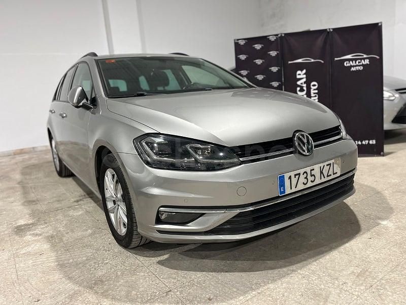 Usado VW Golf VII Advance 115 CV (84 kW) 2019 Gris / plata Familiar