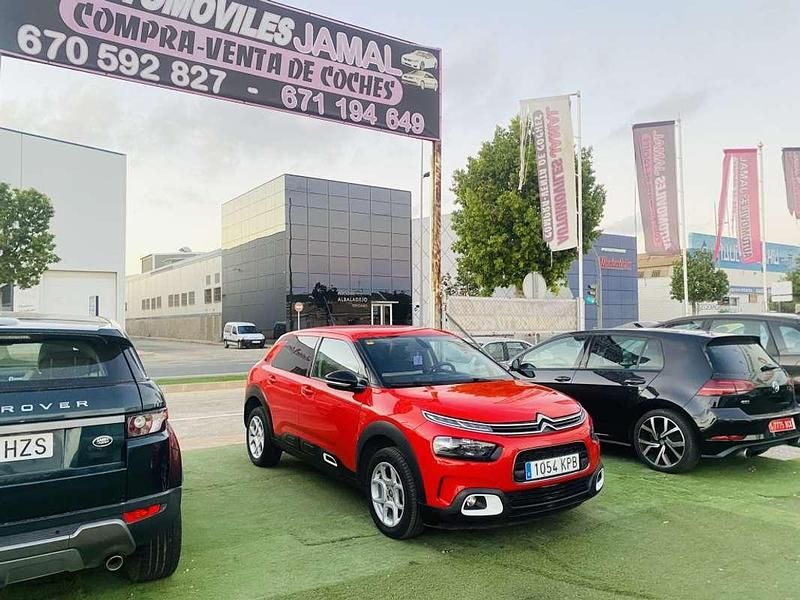 Usado Citroën C4 Cactus Feel 110 CV (80 kW) 2018 Rojo Utilitario