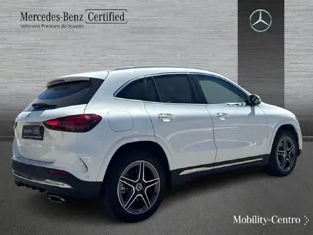 Usado Mercedes GLA250 218 CV (160 kW) 2025 Blanco polar SUV