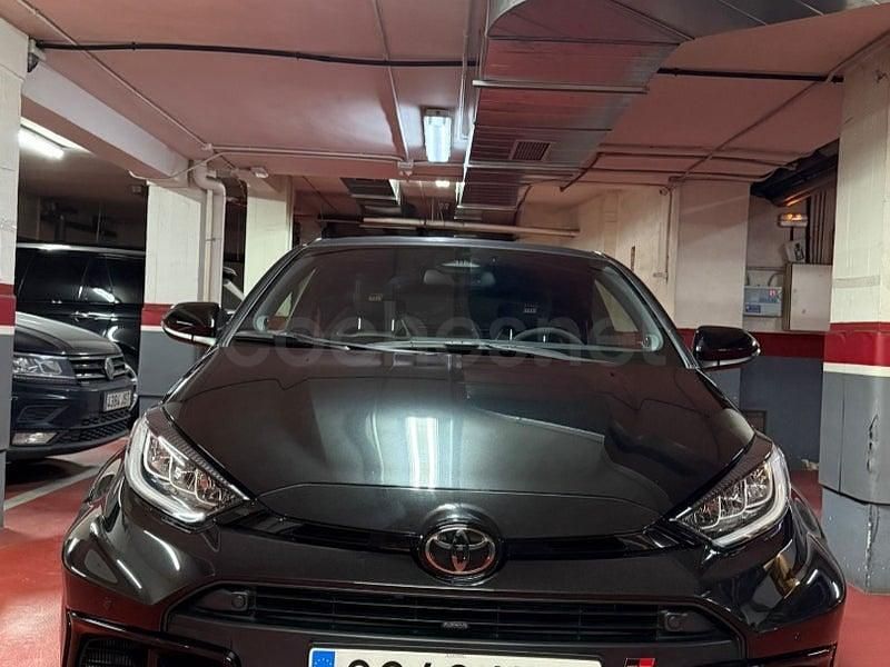 Usado Toyota Yaris 280 CV (205 kW) 2025 Negro Utilitario