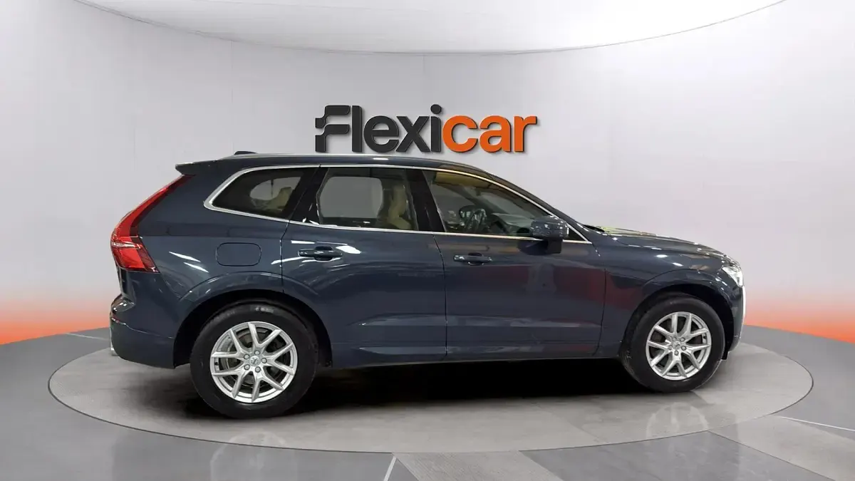 Usado Volvo XC60 Momentum 150 CV (110 kW) 2018 Azul SUV