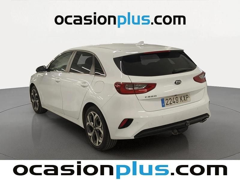 Usado Kia Ceed 140 CV (102 kW) 2019 Blanco Utilitario