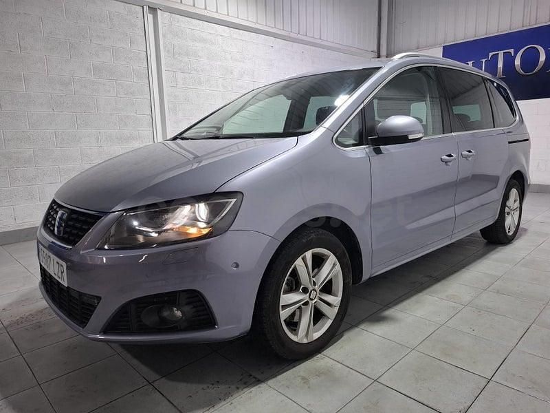 Usado Seat Alhambra 150 CV (110 kW) 2022 Gris / plata Monovolumen