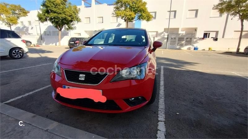Rojo Usado 2013 Seat Ibiza Reference Berlina | 6990 € (Buen precio) - Imagen 1/4