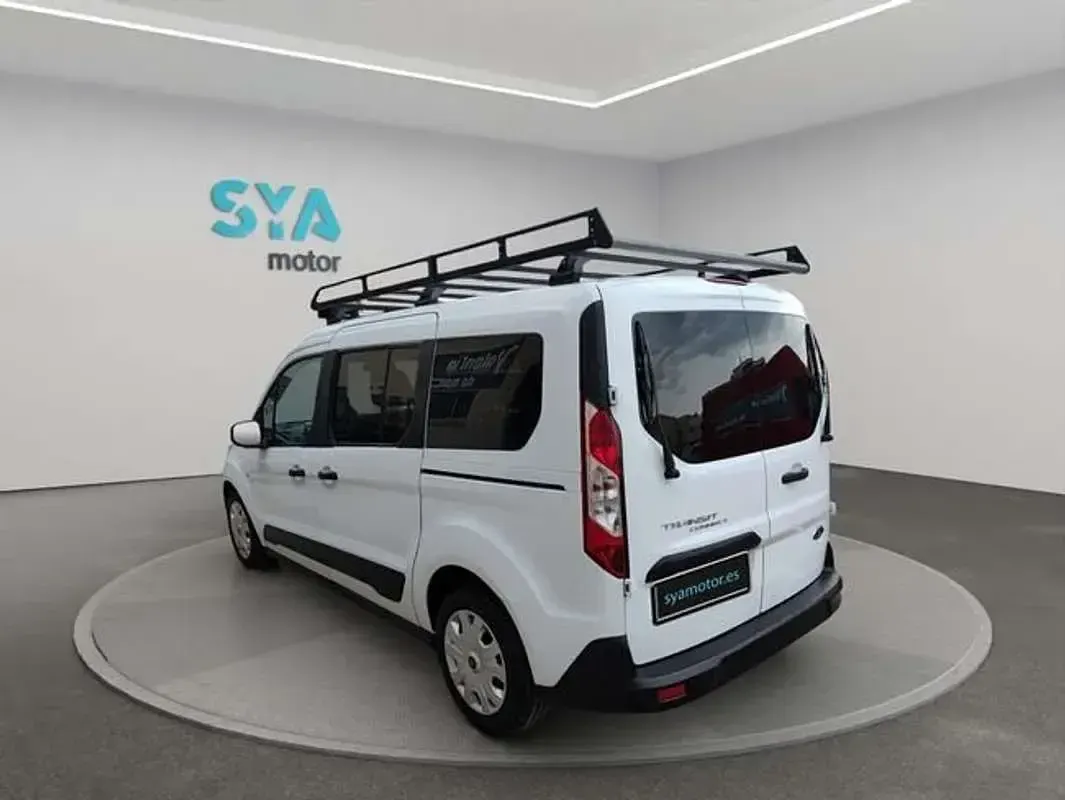 Usado Ford Transit Trend 120 CV (88 kW) 2022 Blanco Familiar