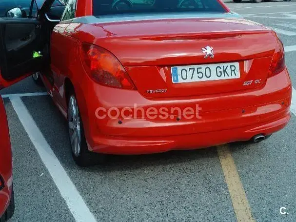 Usado Peugeot 207 CC Sport 110 CV (80 kW) 2009 Rojo Descapotable