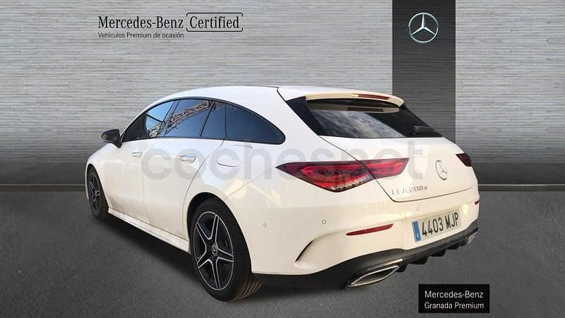Usado Mercedes CLA200 Shooting Brake 150 CV (110 kW) 2023 Blanco Familiar