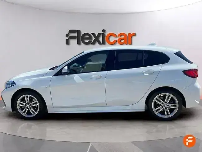 Usado BMW 118 150 CV (110 kW) 2023 Blanco Berlina