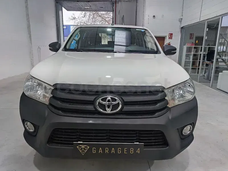 Używany Toyota HiLux 150 KM (110 kW) 2019 Biały Pickup