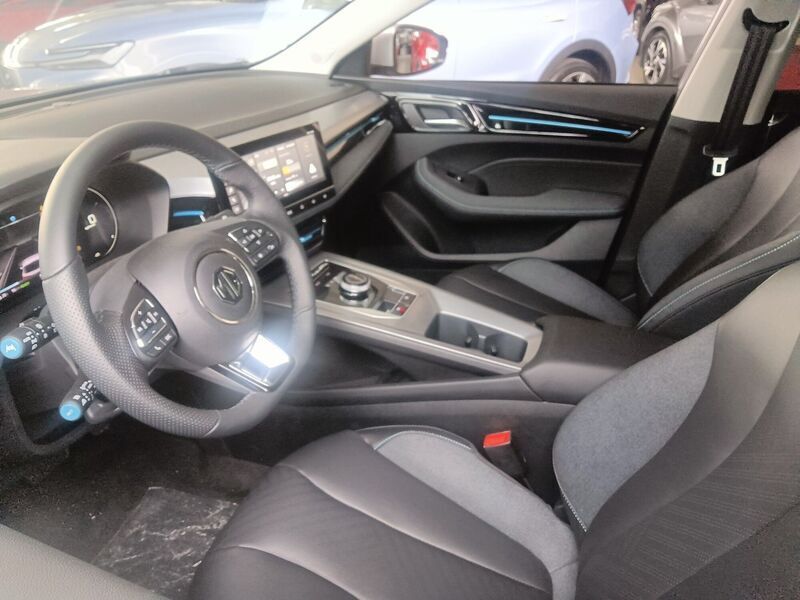 Usado MG MG5 EV Luxury 114 kW (156 CV) 2023 Gris Familiar