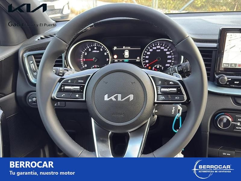 Nuevo Kia Ceed Style 100 CV (73 kW) 2025 Negro Utilitario