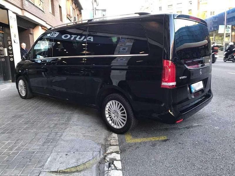 Usado Mercedes V250 Avantgarde 190 CV (139 kW) 2015 Negro Monovolumen