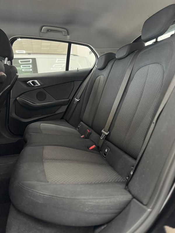 Usado BMW 116 116 CV (85 kW) 2021 Negro Utilitario