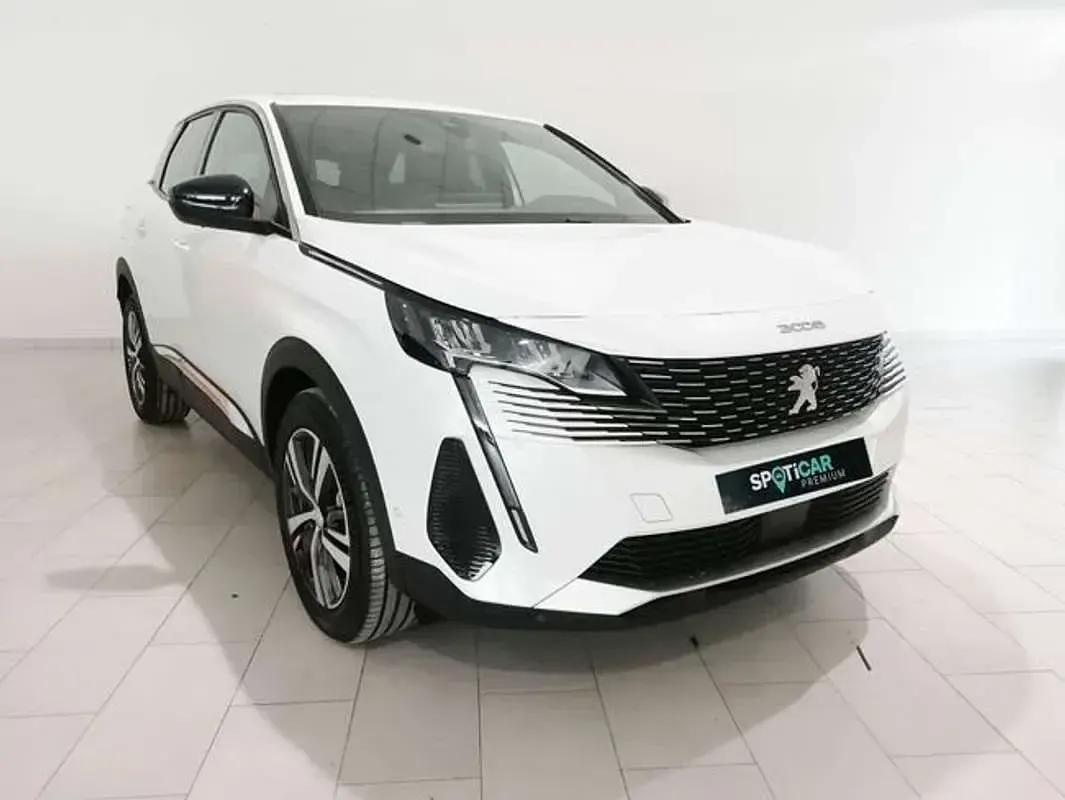 Usado Peugeot 3008 Allure 226 CV (166 kW) 2023 Blanco SUV