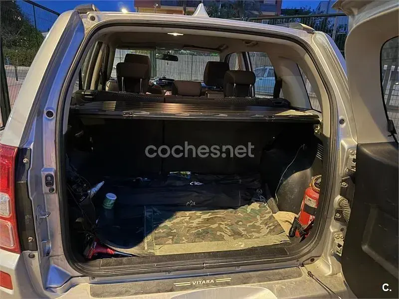 Usado Suzuki Grand Vitara 129 CV (94 kW) 2006 Gris / plata SUV