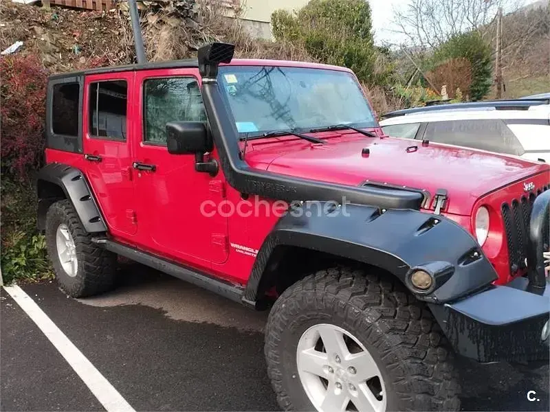 Usado Jeep Wrangler Unlimited Rubicon 177 CV (130 kW) 2008 Rojo SUV