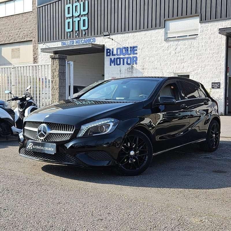 Usado Mercedes A220 Urban 109 CV (80 kW) 2013 Negro Utilitario