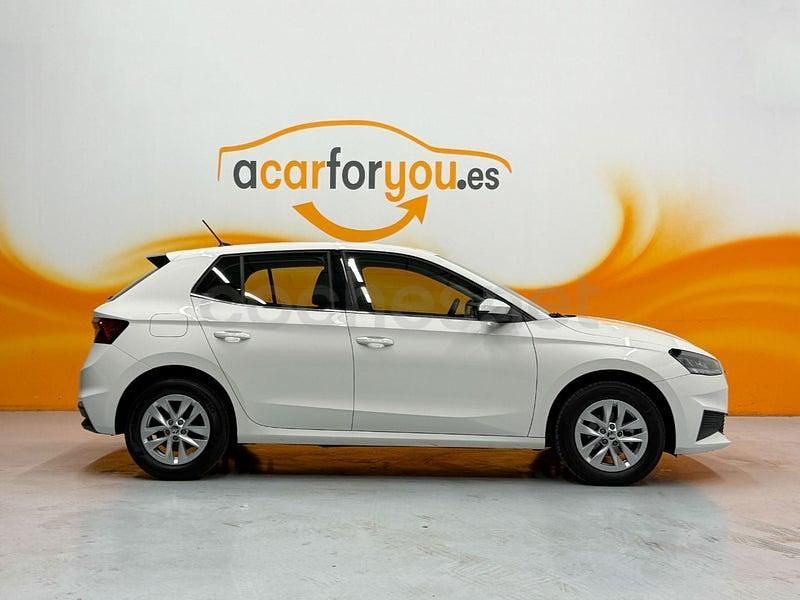 Usado Skoda Fabia Ambition 95 CV (69 kW) 2022 Blanco Utilitario