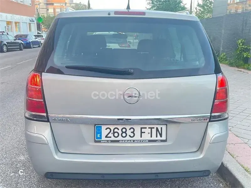 Usado Opel Zafira Cosmo 150 CV (110 kW) 2007 Blanco Monovolumen