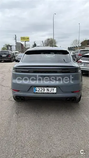 Usado Porsche Cayenne E-Hybrid Coupe Black Edition 470 CV (345 kW) 2026 Gris / plata SUV