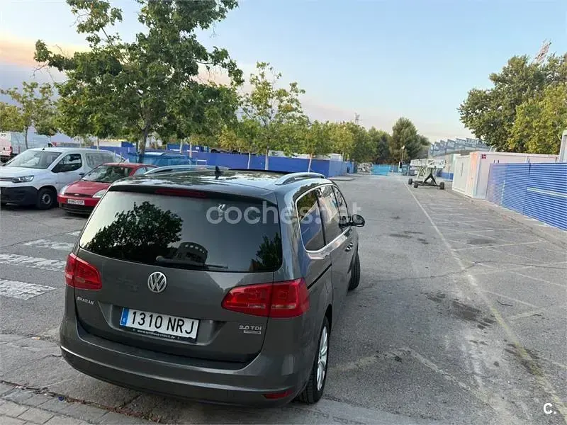 Usado VW Sharan Sport 140 CV (102 kW) 2012 Gris / plata Monovolumen