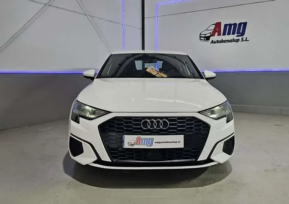 Usado Audi A3 Sportback Advanced Plus 109 CV (80 kW) 2021 Blanco Utilitario