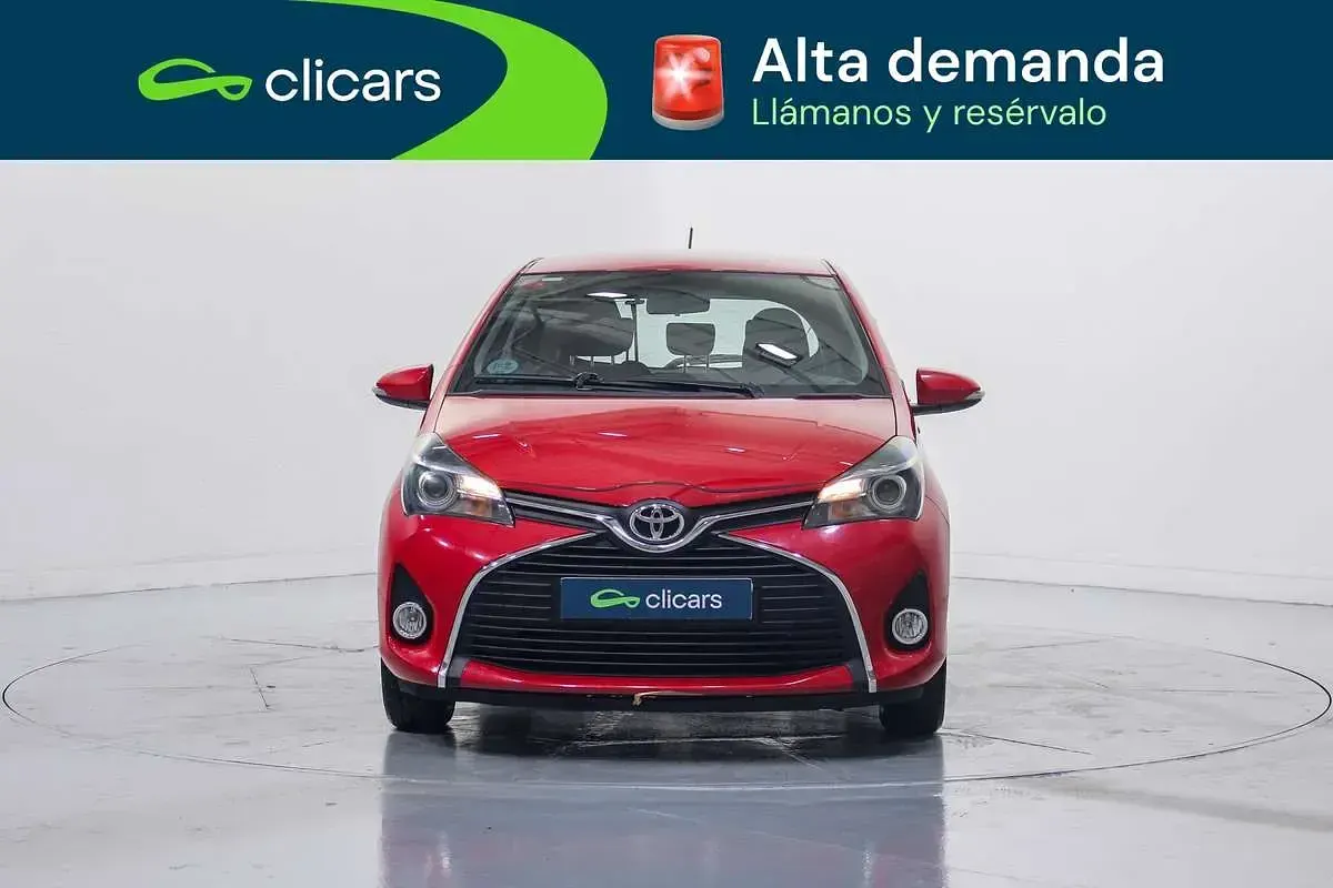 Usado Toyota Yaris Active 69 CV (50 kW) 2014 Rojo Utilitario