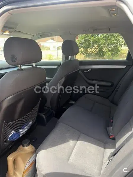 Usado Audi A4 140 CV (102 kW) 2008 Negro Familiar