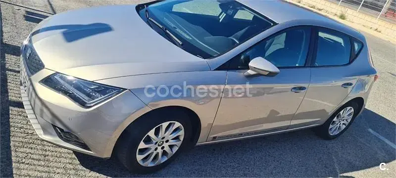 Usado Seat Leon Style 150 CV (110 kW) 2014 Blanco Berlina