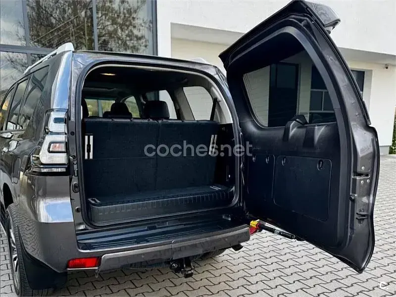 Usado Toyota Land Cruiser 204 CV (150 kW) 2021 Gris / plata SUV