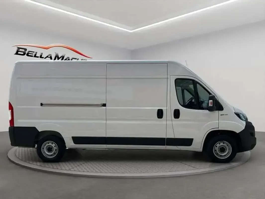 Usado Fiat Ducato 120 CV (88 kW) 2023 Blanco Van