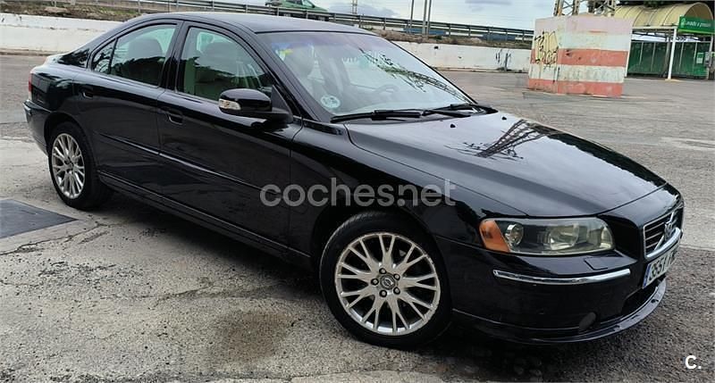 Usado Volvo S60 Momentum 163 CV (119 kW) 2007 Negro Berlina