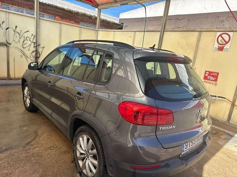 Usado VW Tiguan Advance 110 CV (80 kW) 2012 Gris SUV